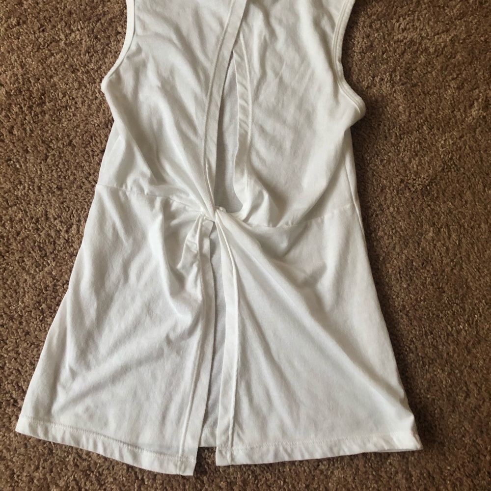 Fabletics Tank - Picture 2 of 4